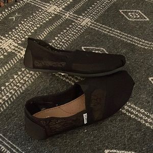Toms